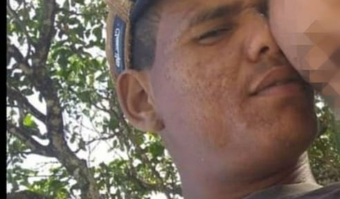 Jovem de 22 anos é assassinado a tiros dentro de residência no Sertão de Alagoas