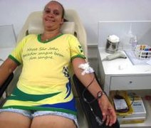 Hemoal e Hemoar distribuem camisas em homenagem à Copa