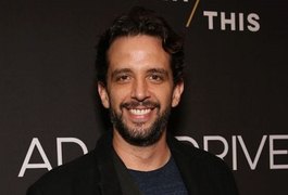 Ator tem perna amputada depois de complicações por Covid-19