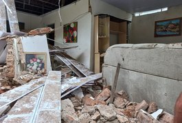 Residência desaba sobre família que estava dormindo, em Palmeira dos Índios