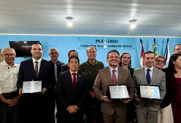 Senador Renan Calheiros prestigia lideranças em Sessão Solene em Cajueiro