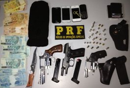 PRF apreende armas em operação na BR 101