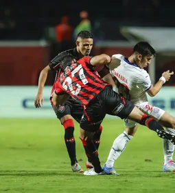 Vitória derrota Bahia e ganha fôlego na luta contra o rebaixamento