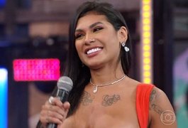 Bailarina do Faustão alfineta Pocah e cantora rebate