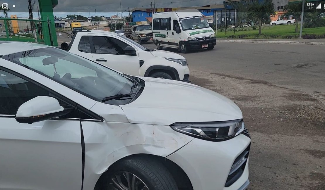 Acidente envolve ônibus sem controle, carro e cinquentinha na AL-110, em Arapiraca