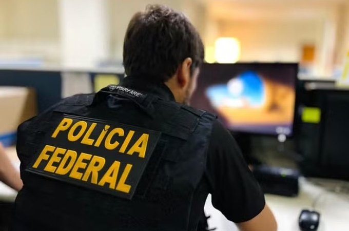Brasileiro é preso suspeito de furtar US$ 2,6 mi em criptomoedas de corretora dos EUA