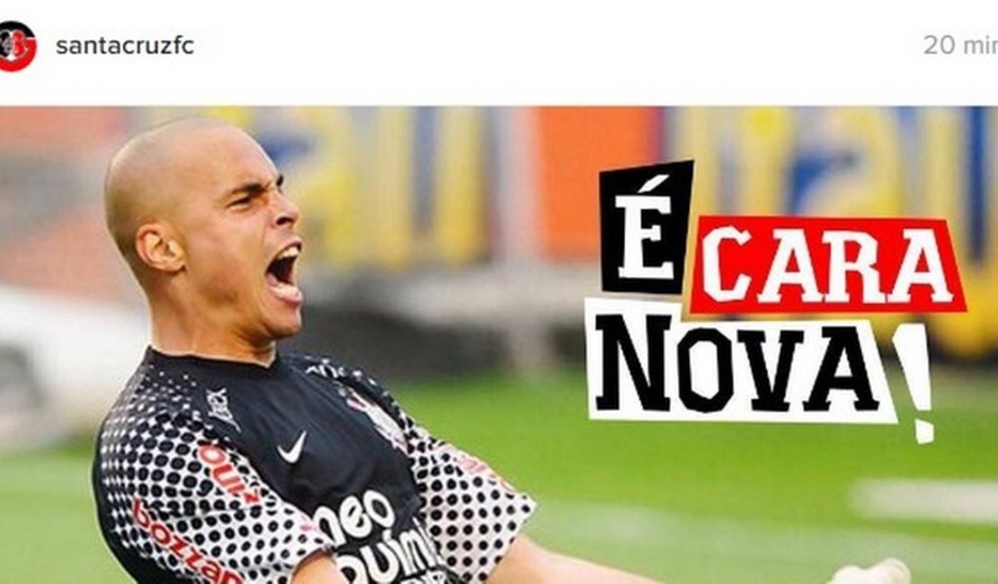 Goleiro Júlio César, ex-Corinthians, troca o Náutico pelo rival Santa Cruz