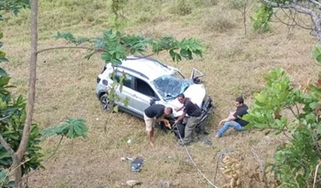 Guia turístico alagoano morre em grave acidente na BR-104, em Pernambuco