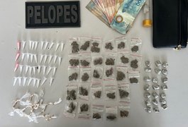 Porções de crack, cocaína e maconha são apreendidas em ação da PM no bairro Canafístula; homem foi preso em flagrante
