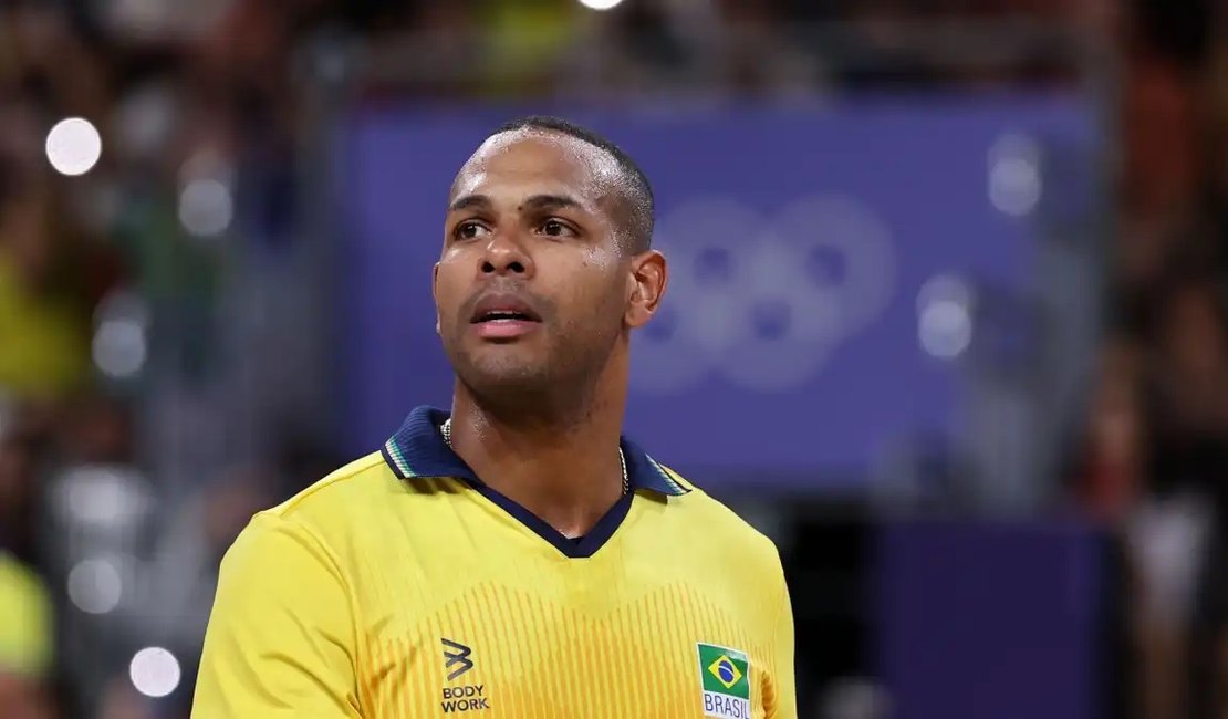 Leal anuncia aposentadoria da Seleção Brasileira de vôlei após eliminação em Paris