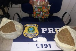Mulher é presa em Messias ao transportar maconha e cocaína em caixa de presente