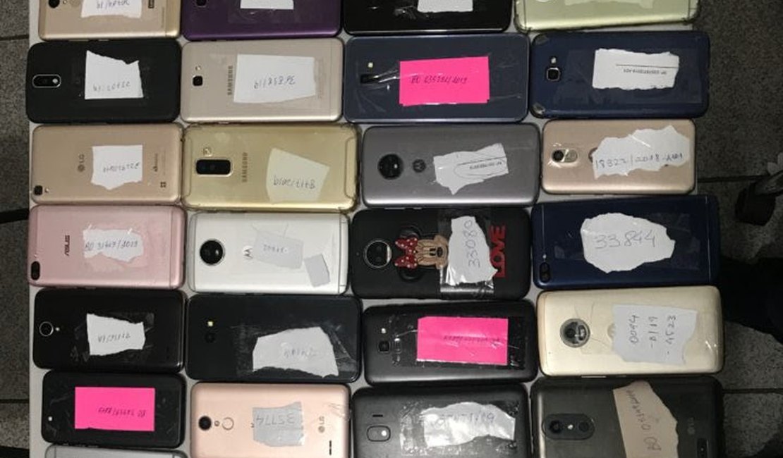 Operação policial apreende mais de 40 celulares roubados