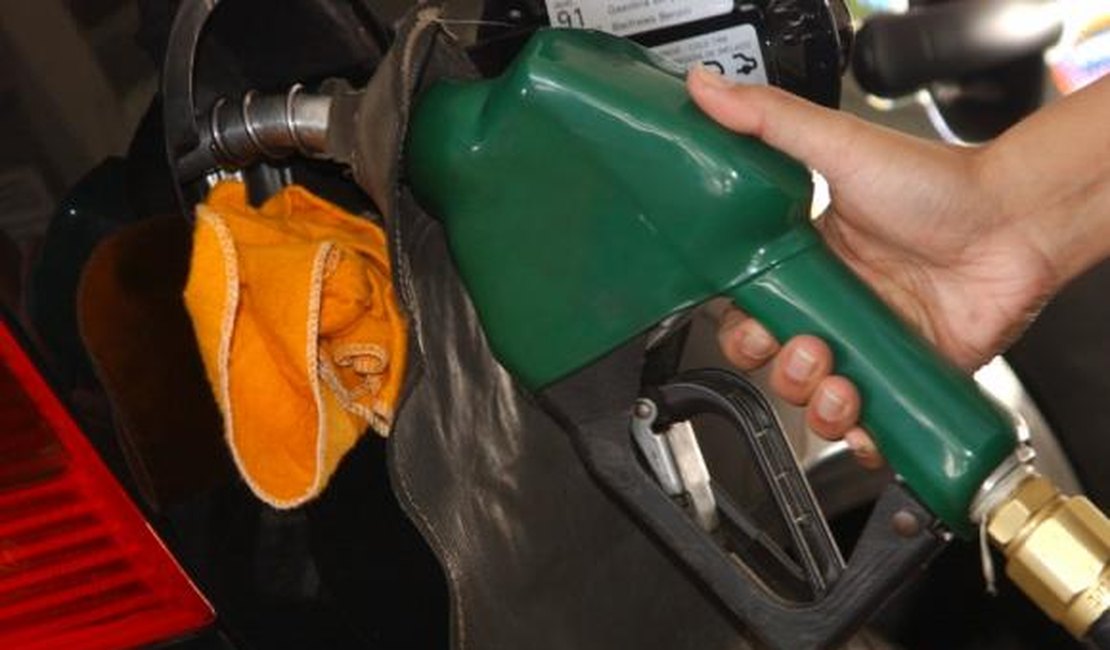 Preço da gasolina rompe a barreira dos R$ 8 em postos do interior de Alagoas, aponta ANP