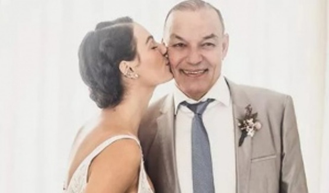 Isis Valverde faz declaração para o pai após sua morte: 'Super-herói'