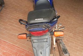 Moto com chassi adulterado é apreendida em Arapiraca
