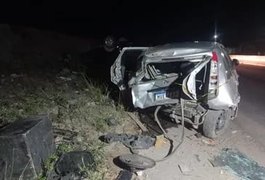 Colisão entre dois carros deixa um morto na AL-220, em Campo Alegre, no Agreste de Alagoas