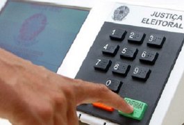 Homem é preso ao tentar filmar votação em urna eletrônica em Arapiraca