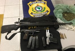 Vídeo: PRF prende no Sertão falso policial com carro roubado, drogas e armas