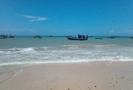 Alagoas tem 12 trechos de praias impróprios para banho