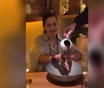 Vídeo: Clientes de restaurante pagam R$1000 para ter mãos lambuzadas de chocolate em 'experiência gastronômica'