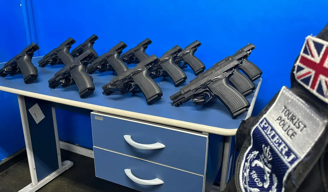 Mulher é presa com 12 pistolas dentro de ônibus na Rodoviária Novo Rio