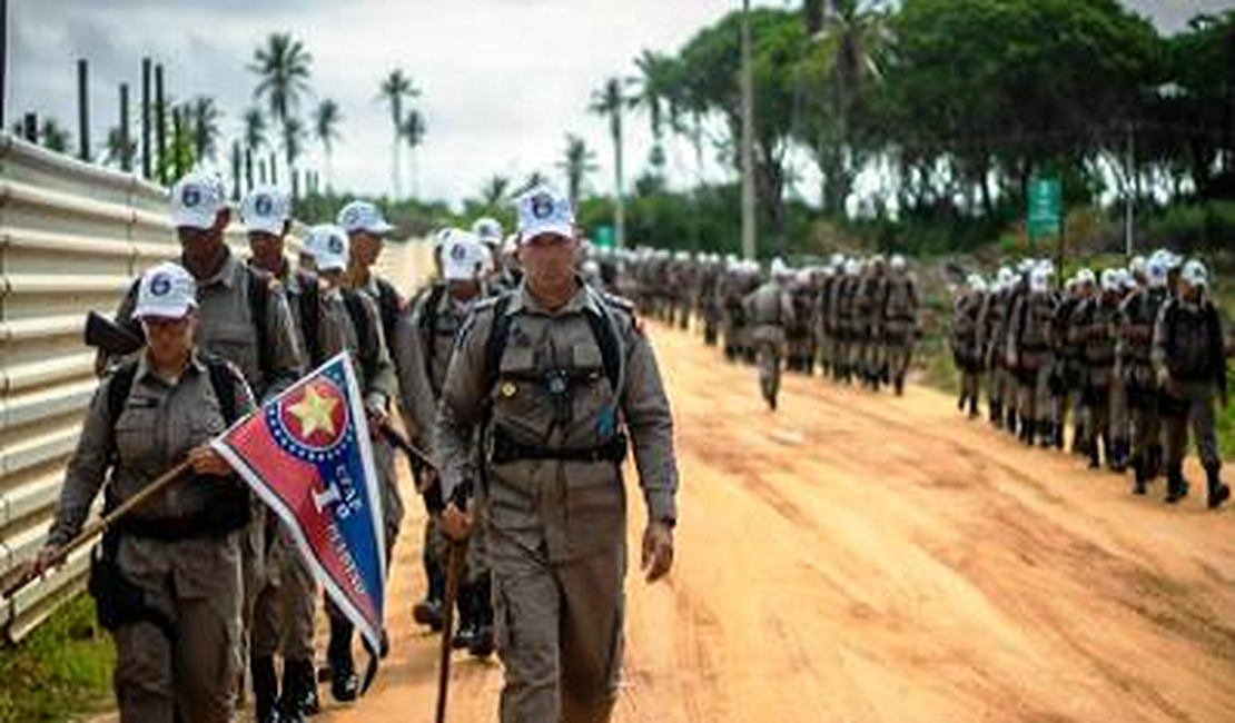 Vídeo. Militares do CFP realizam marcha administrativa de 20 km para celebrar fim do curso