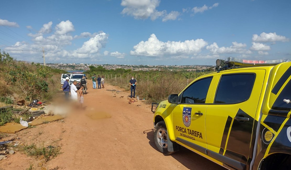 Corpo de mulher esfaqueada e baleada é encontrado em Arapiraca