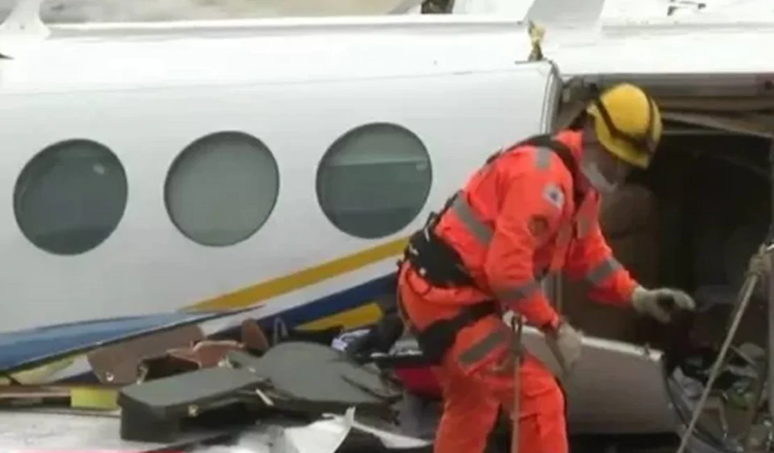 Caderno com músicas inéditas de Marília Mendonça é encontrado dentro de avião