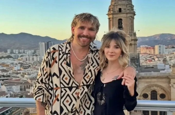 Casal 'aberto' é criticado após revelar que apenas a mulher faz sexo com outras pessoas