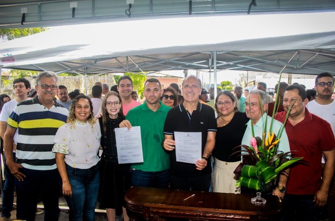 Prefeito Ronaldo Lopes assina ordem de serviço para construir Centro Público de Convivência no Oiteiro