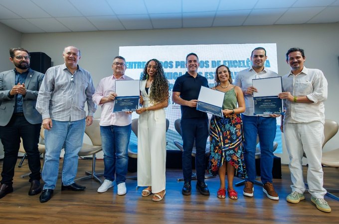 Governador Paulo Dantas entrega premiação a pesquisadores e reforma da sede da Fapeal