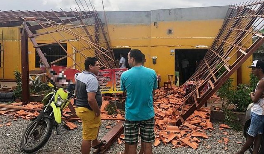 Vídeo: Cinco pessoas ficam feridas após teto de restaurante desabar em Marechal Deodoro