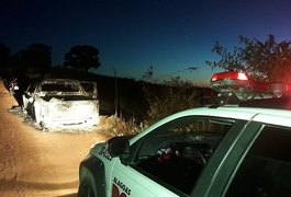 Picape é encontrada totalmente carbonizada na região Agreste