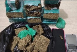 Presa em flagrante mulher com mais de 2kg de maconha em casa