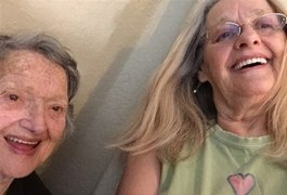 Mulher encontra filha, que pensou ter morrido no parto, quase 70 anos depois