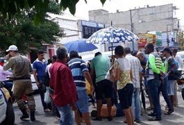 Mulher e motociclista ficam feridos após atropelamento no Centro de Arapiraca