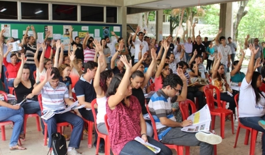 Técnicos da Ufal aprovam paralisação a partir de quinta-feira