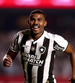 Nottingham Forest anuncia a contratação do lateral Cuiabano