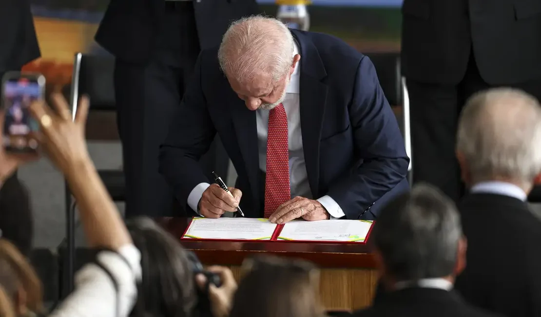 Lula veta integralmente PL da Dosimetria