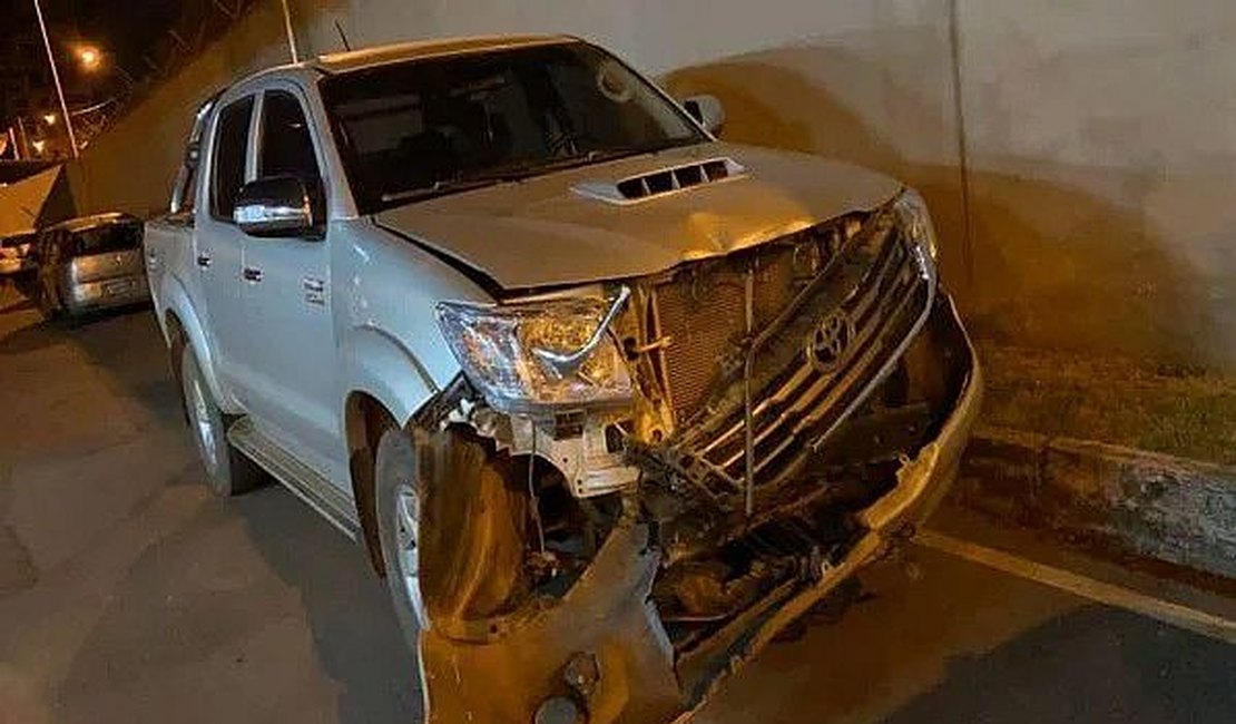 Embriagado, militar é preso após causar acidente com três carros e deixar feridos