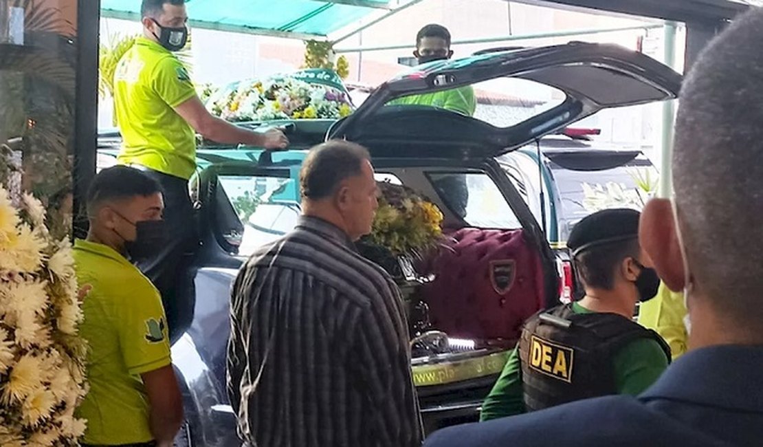 Paulinha Abelha é sepultada em sua cidade natal, em Sergipe