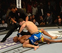 Árbitro da luta achou que Anderson Silva estava fingindo quando foi nocauteado