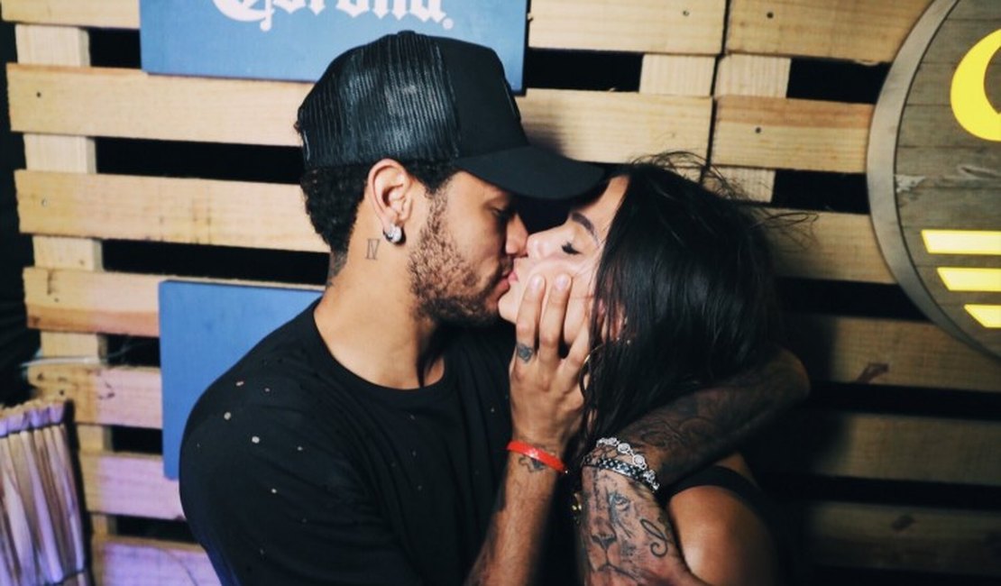 Bruna Marquezine e Neymar retomam namoro durante viagem a Noronha