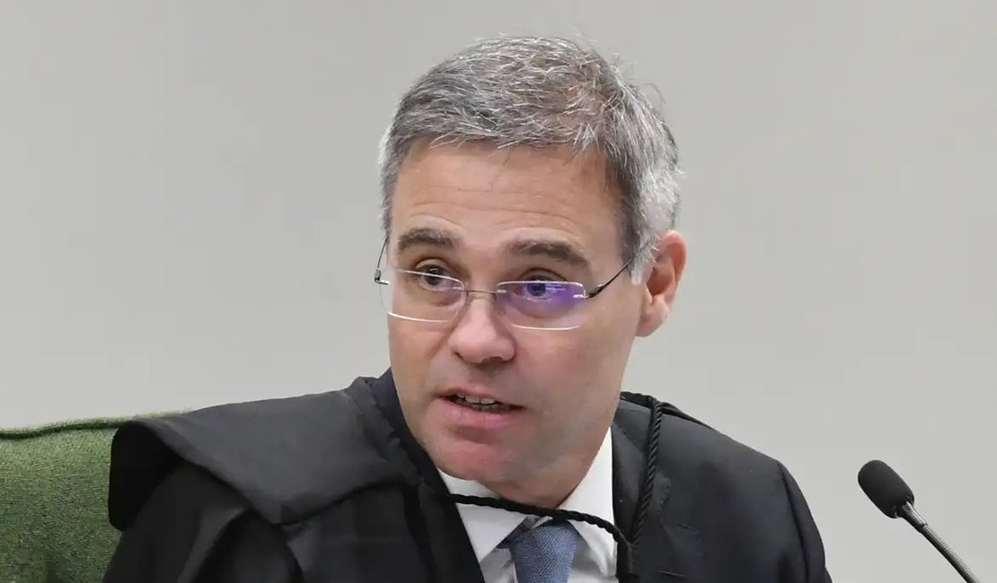 Mendonça vota para manter decisão de retirar posts de Nossa Senhora