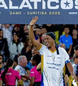 Ronaldinho Gaúcho anuncia volta aos gramados pelo italiano Ravenna