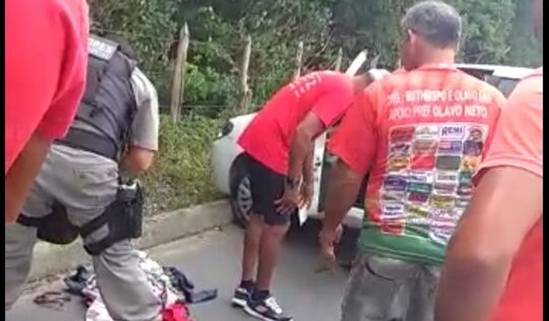 Motorista é esfaqueado por adolescentes durante viagem fretada na BR-104