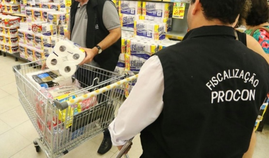 Procon multa supermercados da capital que alteram preços dos produtos