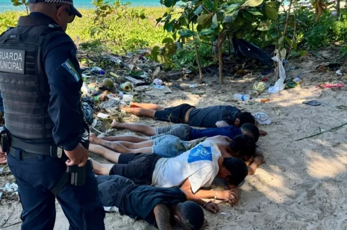 Cinco suspeitos são presos escondendo mais de 50 pedras de crack, em Maceió