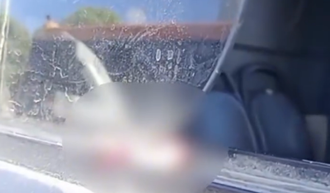 VÍDEO: Dedo decepado é encontrado em janela de ônibus em Olinda; vítima supostamente estava 'pendurada' no coletivo