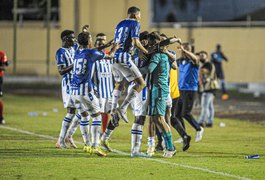 CSA fica duas vezes na frente do placar, mas cede empate nos acréscimos e segue sem vencer na Série C